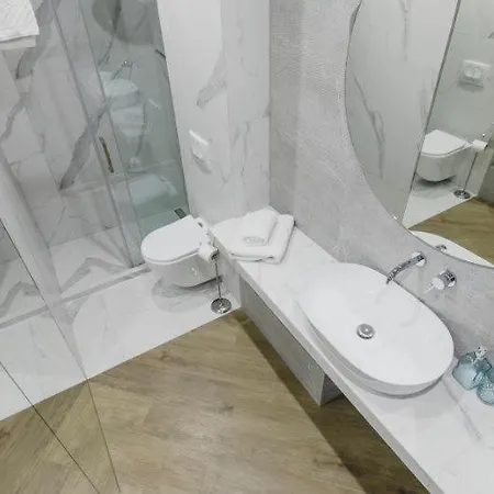 - 6 Person - Premium Baltic With Garden *